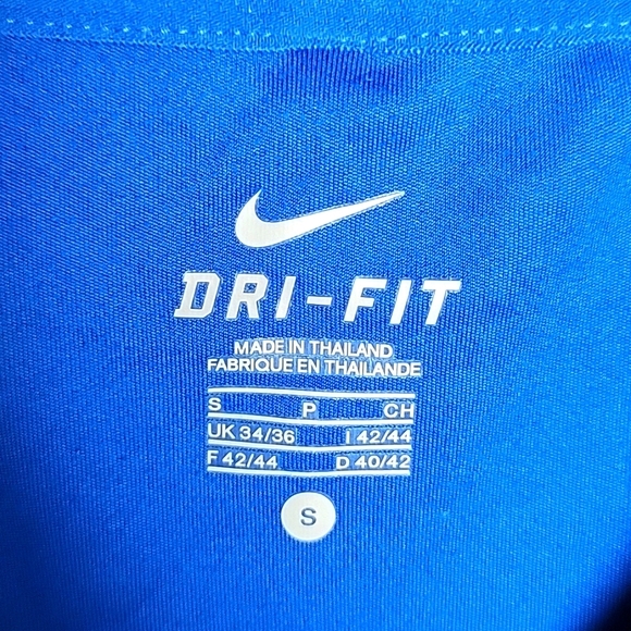 Men's Nike Shirts - Picture 4 of 5
